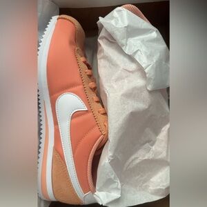 Nike Women's Peach and White Sneakers